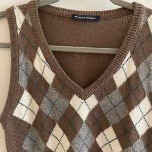 BRANDY MELVILLE semi cropped sweater vest